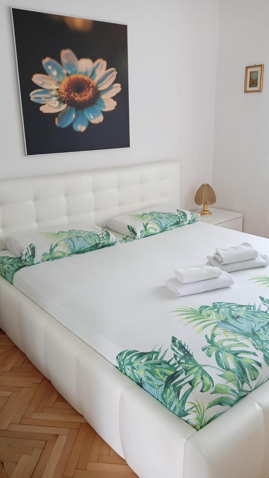 Glorianita Sweethome,Centro, Free Parking,Self Check- In Шибеник Экстерьер фото